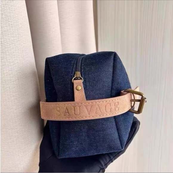 Dior Men's Navy Blue Toiletry Bag - Picture 2 of 9